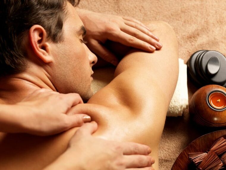 Massage für einen Mann, um seinen Penis zu vergrößern